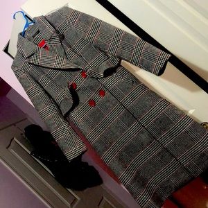 Riva Women coat, shoulder width 40cm, length 105cm.